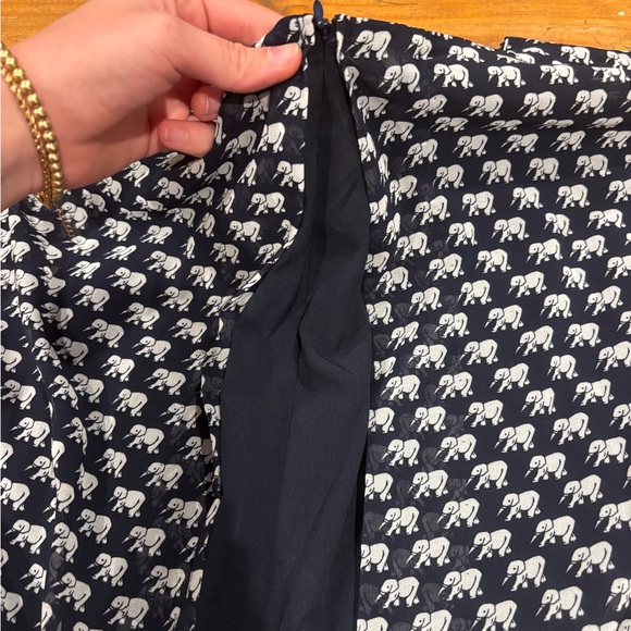 (1006) CABI BLOUSE NAVY - Picture 5 of 6